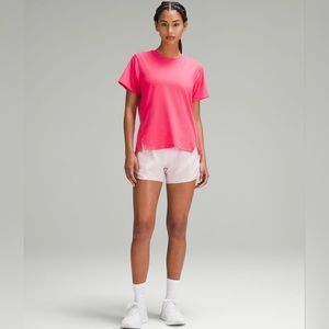 Relaxed fit running shirt 💗 lipgloss size 6